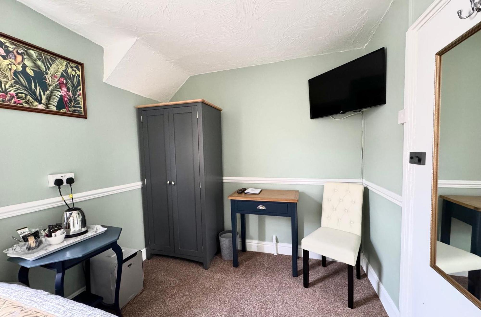 The Angove - Adults Only Hotel Weymouth Room photo